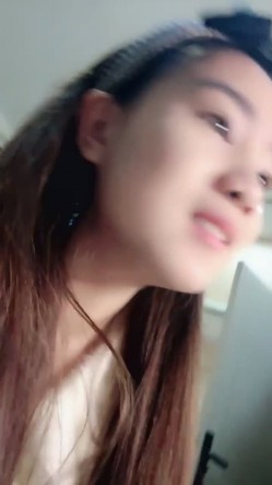 大四学生妹，需要赚点生活费和学费，【沐言】，甜美乖巧真清纯，素颜大尺度展示中 截图2