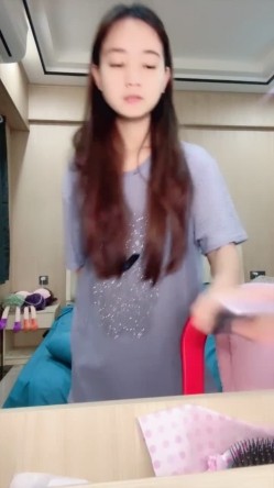 大四学生妹，需要赚点生活费和学费，【沐言】，甜美乖巧真清纯，素颜大尺度展示中 截图4