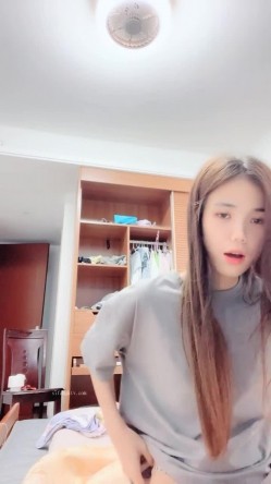 校花学姐下海！好美啊~【妮妮这呢】道具自慰！ 截图4