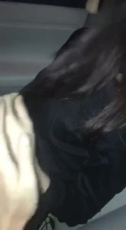 火爆网红鹿少女地下车库车坏请帅哥修车，车内激情啪啪对白清晰呻吟刺激 截图3