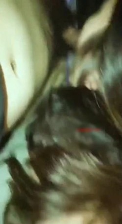 火爆网红鹿少女地下车库车坏请帅哥修车，车内激情啪啪对白清晰呻吟刺激 截图16