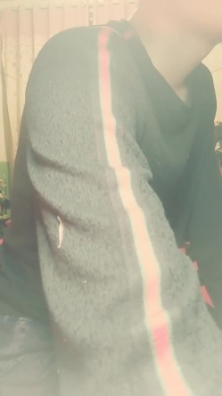 巨乳漂亮主播穿着开档黑网丝和炮友多个姿势啪啪啪 两人均露脸 截图4