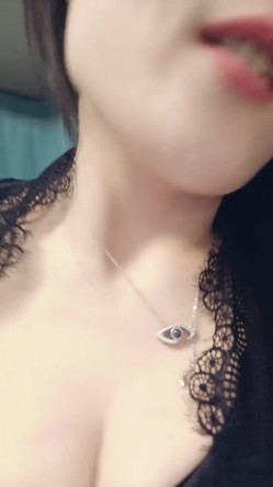中学美术老师丰满大奶子，露脸眼镜御姐，骚气横生特写白虎穴后入操逼 截图5