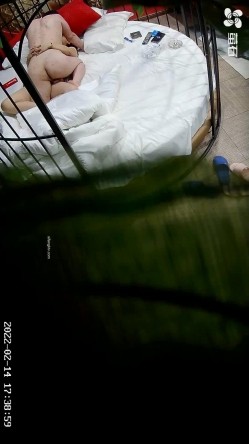 【萤石云酒店 ️极品流出】情人节快乐特辑 ️颜射内射捆绑震动棒 男女激情四射 捆绑 SM 指交 口交 高清1080P版 截图5