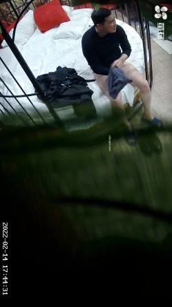 【萤石云酒店 ️极品流出】情人节快乐特辑 ️颜射内射捆绑震动棒 男女激情四射 捆绑 SM 指交 口交 高清1080P版 截图14
