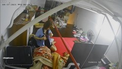 【极品稀缺 ️破解摄像头】极品服务员宿舍日常 ️小姐姐年轻美乳好坚挺 穿搭职业装制服很有气质 距离超近 高清1080P版 截图6