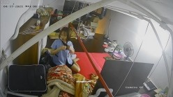 【极品稀缺 ️破解摄像头】极品服务员宿舍日常 ️小姐姐年轻美乳好坚挺 穿搭职业装制服很有气质 距离超近 高清1080P版 截图8