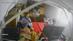 【极品稀缺 ️破解摄像头】极品服务员宿舍日常 ️小姐姐年轻美乳好坚挺 穿搭职业装制服很有气质 距离超近 高清1080P版 截图12