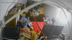 【极品稀缺 ️破解摄像头】极品服务员宿舍日常 ️小姐姐年轻美乳好坚挺 穿搭职业装制服很有气质 距离超近 高清1080P版 截图13
