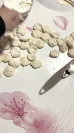 精品泄密流出00后英语老师李汶芯多次裸贷无力偿还 肉偿抵债视频完整版 截图5