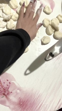 精品泄密流出00后英语老师李汶芯多次裸贷无力偿还 肉偿抵债视频完整版 截图6