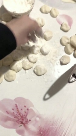 精品泄密流出00后英语老师李汶芯多次裸贷无力偿还 肉偿抵债视频完整版 截图7