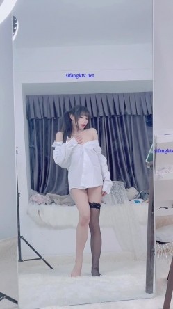 最新全网求档！【咬一口兔娘】黏黏团子兔！终极定制吐血放送（4V）最新首发【网曝热门事件抖音热瓜】新疆阿勒泰雪圈滑雪教练和女学员黄绿AK缆车上口爆啪啪私拍流出 截图3