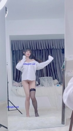 最新全网求档！【咬一口兔娘】黏黏团子兔！终极定制吐血放送（4V）最新首发【网曝热门事件抖音热瓜】新疆阿勒泰雪圈滑雪教练和女学员黄绿AK缆车上口爆啪啪私拍流出 截图4
