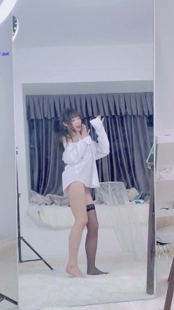 最新全网求档！【咬一口兔娘】黏黏团子兔！终极定制吐血放送（4V）最新首发【网曝热门事件抖音热瓜】新疆阿勒泰雪圈滑雪教练和女学员黄绿AK缆车上口爆啪啪私拍流出 截图16