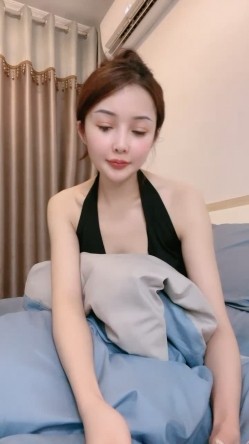 颜值区网红女神下海！多毛骚逼黄瓜自慰！掰穴捅入进进出出，侧入抽插，爽的浪叫呻吟大声 截图8