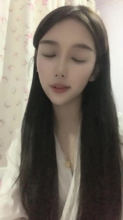 明星脸，几万粉丝的小网红，【偷走一头猪】，清秀女神~长腿骚舞~道具黑牛~逼会下蛋，走在街上回头率肯定高 截图1