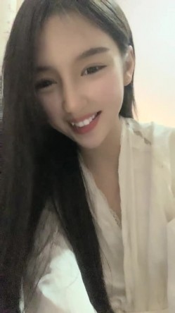 明星脸，几万粉丝的小网红，【偷走一头猪】，清秀女神~长腿骚舞~道具黑牛~逼会下蛋，走在街上回头率肯定高 截图16