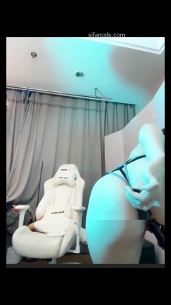 抖音颜值御姐【兰宝】双女掰逼诱惑，道具自慰，淫语调教，熟女控不可错过 截图4
