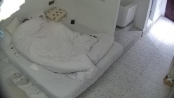 酒店偷拍 ️搞笑年轻情侣男友穿上吊带黑丝和情趣内衣女友做爱越战越勇 截图2