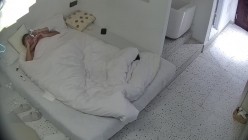 酒店偷拍 ️搞笑年轻情侣男友穿上吊带黑丝和情趣内衣女友做爱越战越勇 截图3