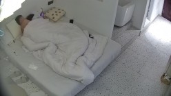 酒店偷拍 ️搞笑年轻情侣男友穿上吊带黑丝和情趣内衣女友做爱越战越勇 截图4