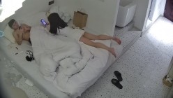 酒店偷拍 ️搞笑年轻情侣男友穿上吊带黑丝和情趣内衣女友做爱越战越勇 截图14