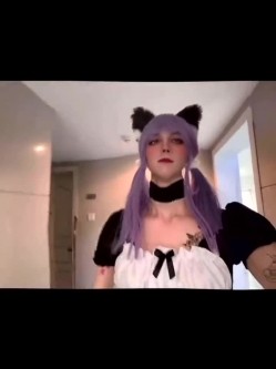 桃老湿鸭：最近我们小区有一个传言，经常会看到一个穿着情趣内衣的女生在小区露出，阿姨们说这女生好不要脸！ 截图5