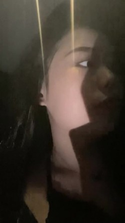 放浪小情侣，晚上开车出去玩车震露出奶子 截图9
