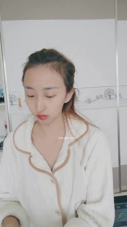 绿播下海黄播！【强力黄豆】101%恋爱型，超完美的咪咪！ 截图5