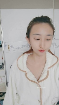 绿播下海黄播！【强力黄豆】101%恋爱型，超完美的咪咪！ 截图7