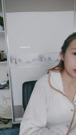 绿播下海黄播！【强力黄豆】101%恋爱型，超完美的咪咪！ 截图14
