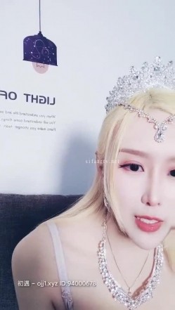 出道音乐歌手【热鲨】，直播间唱起优美的歌声，介绍自己是一名歌手 专辑已经录好就是没有钱发行，致敬她！ 截图4