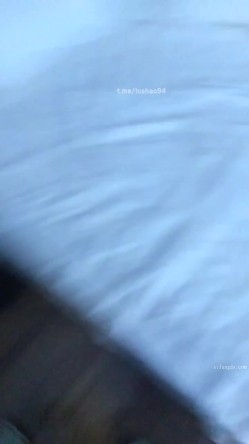 百人斩约炮大神【路少】最新福利，手持第一人称玩肏学生妹，圣水调教，对话精彩 截图1
