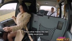 FemaleFakeTaxi.23.05.20.Zuzu.Sweet.XXX.1080p.MP4-WRB 截图3