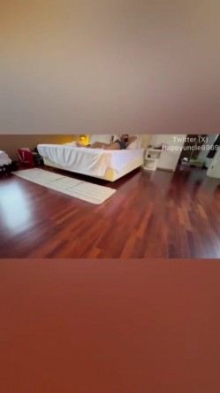 糖葫芦防身术传人 (happyuncle69) 挑战与多位不熟的女孩们出国生活一周 截图11