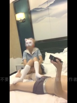 Jk制服白丝学妹足交口爆 截图7