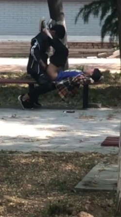 网曝门事件X东财大学生宿舍大院情侣啪啪被几个躲在宿舍的同学围观流出第2部 截图14