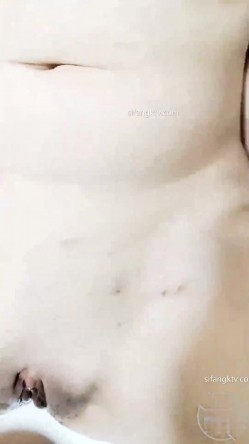 海角社区淫乱大神我的母狗房东 拉少妇房东树林里举腿爆操逼都被过路的看到了到家继续干颜射她脸上 截图7