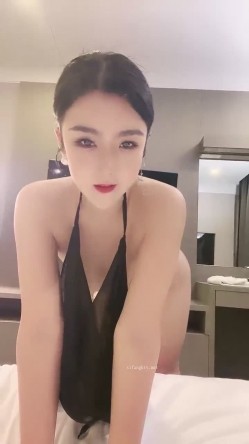 【 奶球的球迷车模闺蜜】无套操得乳浪迭起，菊花破处，连续内射高潮不断，简直就是一场性爱 截图2