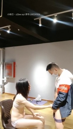 超妩媚的污污舞蹈老师勾引男学员 身材真好，各种性诱惑动作，男学员鸡巴早已硬得充血 截图5