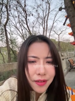 ️户外主播【qingqing-ss】高颜值长腿丝袜、公园、网吧大胆裸露自慰 截图15