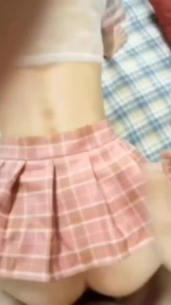 高校在读反差女大生露脸性爱，无套后入打桩JK裙颜射各种特写镜头 截图6