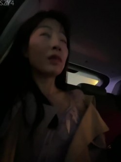 ️sp站极品熟女【yourkeer】穿着开档丝袜在户外商场厕所大胆诱惑自慰骚出天际 截图2