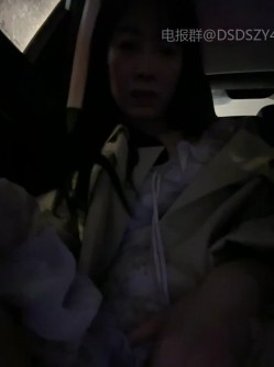 ️sp站极品熟女【yourkeer】穿着开档丝袜在户外商场厕所大胆诱惑自慰骚出天际 截图14