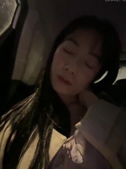 ️sp站极品熟女【yourkeer】穿着开档丝袜在户外商场厕所大胆诱惑自慰骚出天际 截图15