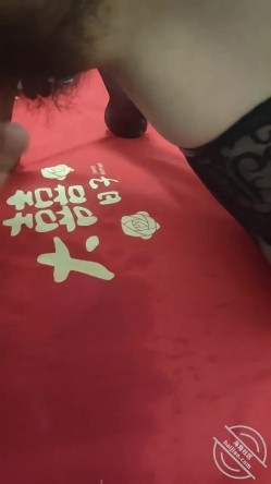 【海角 ️淫娃骚嫂】大胸嫂子会喷水 黑丝嫂子不穿内裤等我来揭 小穴扣两下就喷水真带劲 爆肏嫂子上天 借酒意说上她妹妹 截图6