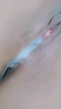 熟女阿姨 啊啊亚麻跌 啊啊妈呀受不了了 丰腴的身材 肥嘟嘟的鲍鱼 没控制住内射了 貌似阿姨动作片看多了 截图16