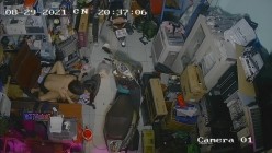 黑客破解摄像头监控偷拍 电脑维修店内夫妻口爆啪啪 超刺激！ 截图6