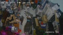 黑客破解摄像头监控偷拍 电脑维修店内夫妻口爆啪啪 超刺激！ 截图13